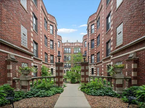 Tiny photo for 926 W Ainslie Street #3S, Chicago, IL 60640 (MLS # 12690734)
