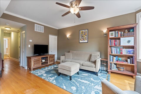 Tiny photo for 926 W Ainslie Street #3S, Chicago, IL 60640 (MLS # 12690734)