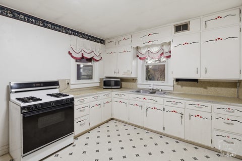 Tiny photo for 104 E Cleveland Street, Cullom, IL 60929 (MLS # 12764726)