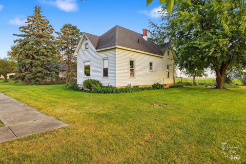 Tiny photo for 104 E Cleveland Street, Cullom, IL 60929 (MLS # 12764726)