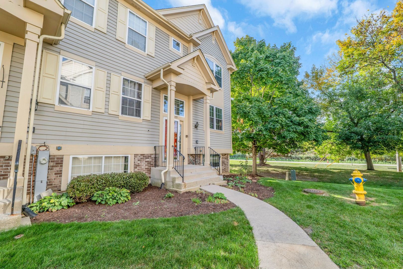 Grayslake, Illinois 60030, United States, 3 Bedrooms Bedrooms, ,3 BathroomsBathrooms,Residential,Active,222871