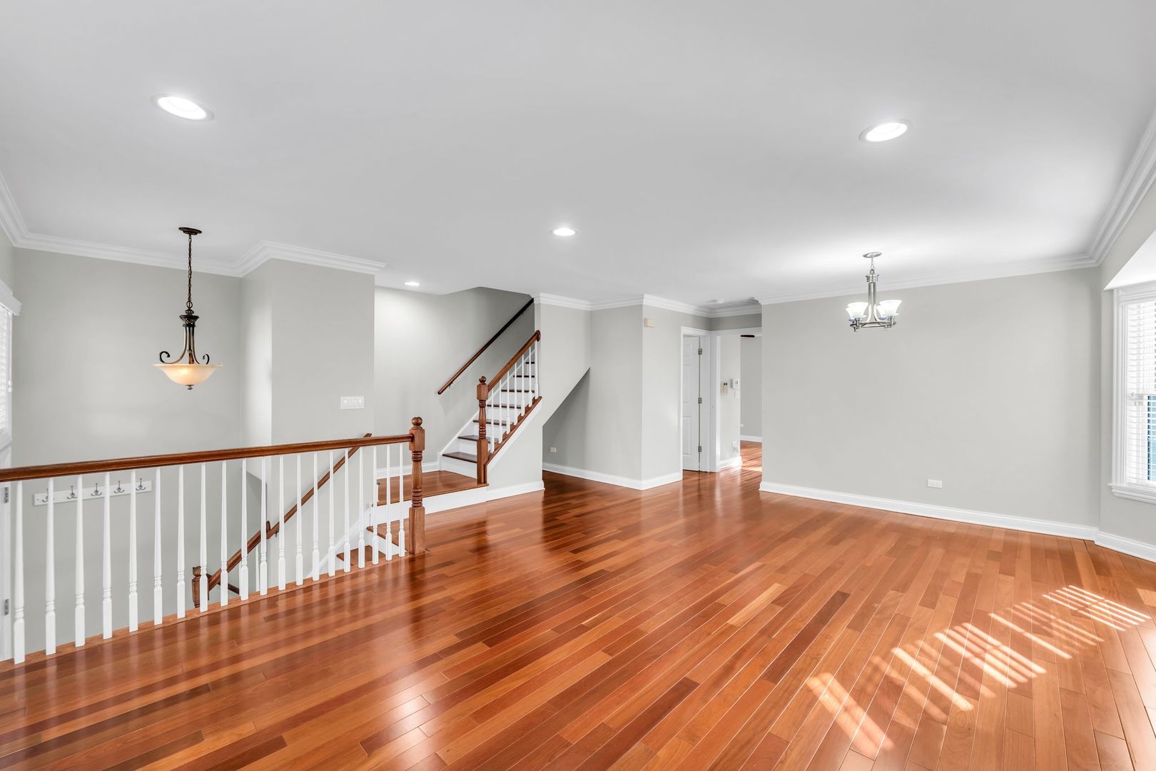 Grayslake, Illinois 60030, United States, 3 Bedrooms Bedrooms, ,3 BathroomsBathrooms,Residential,Active,222871