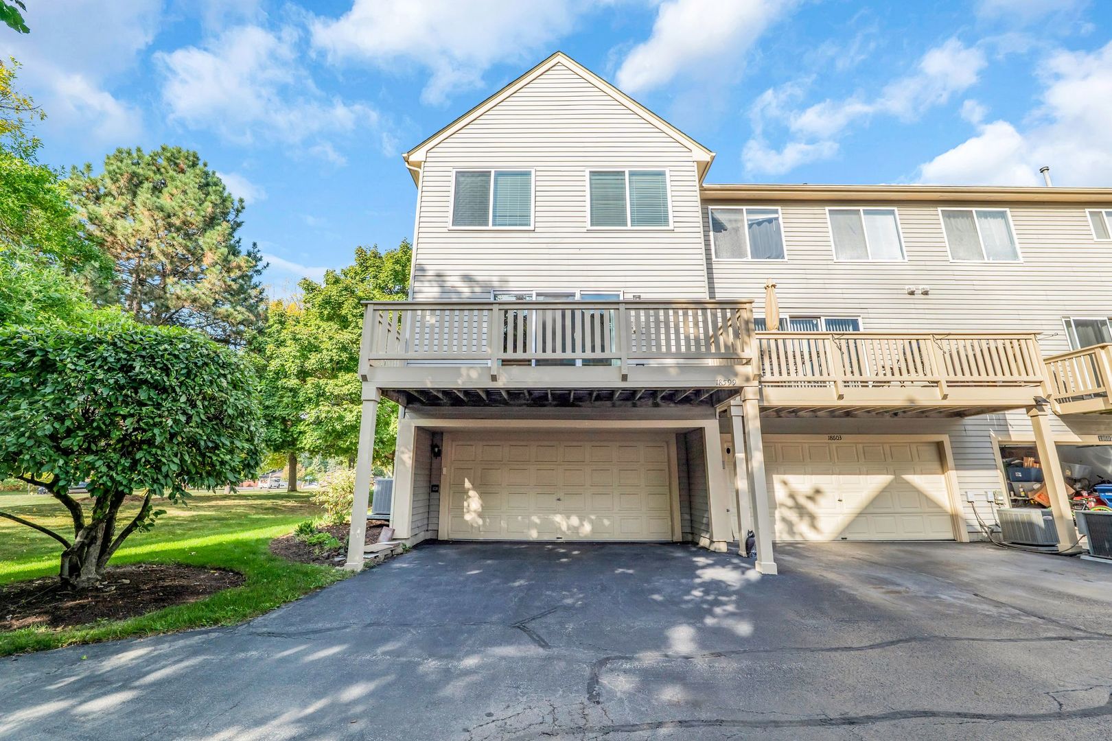 Grayslake, Illinois 60030, United States, 3 Bedrooms Bedrooms, ,3 BathroomsBathrooms,Residential,Active,222871