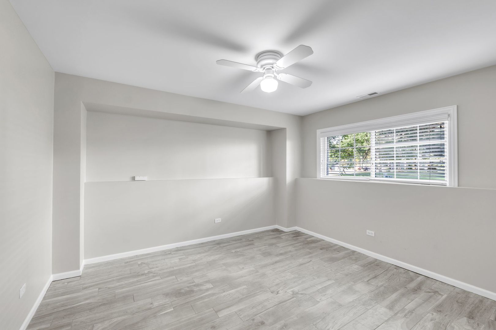 Grayslake, Illinois 60030, United States, 3 Bedrooms Bedrooms, ,3 BathroomsBathrooms,Residential,Active,222871