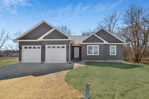 Photo of 1531 Tyler Court, Camanche, IA 52730 (MLS # QC4270093)