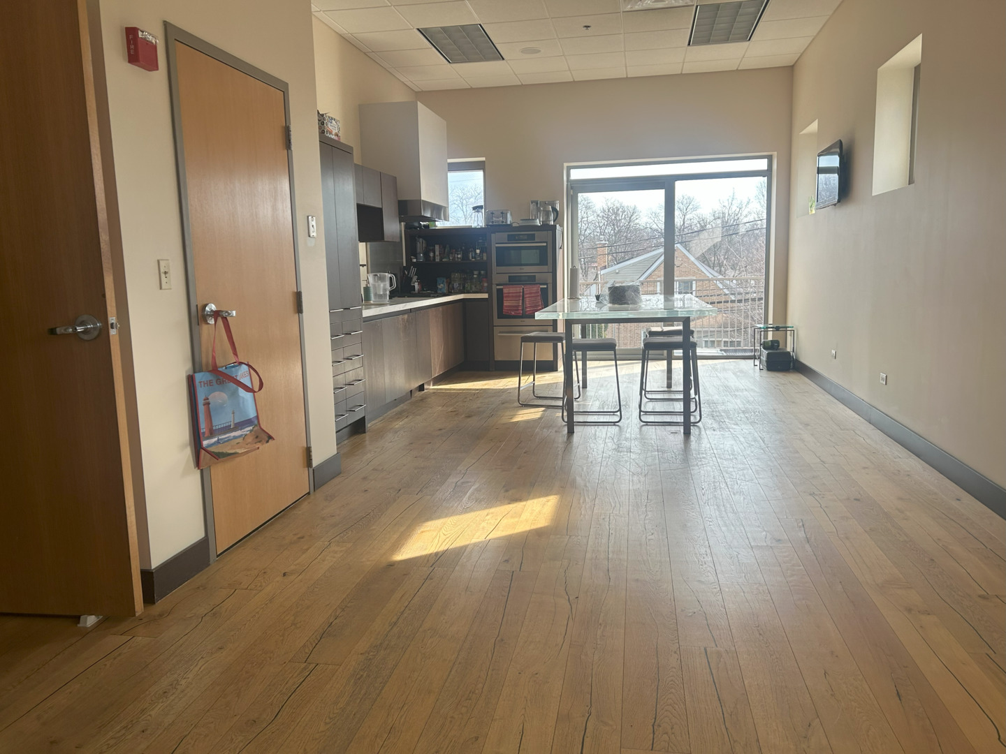 6125 N Cicero Avenue