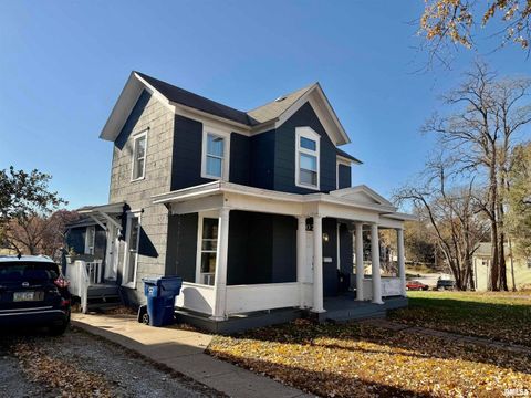 Tiny photo for 407 E 14TH Street, Davenport, IA 52803 (MLS # QC4269524)