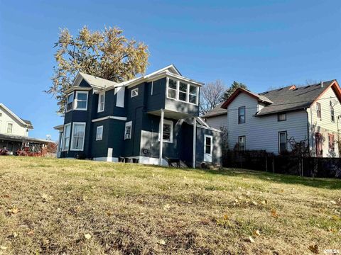 Tiny photo for 407 E 14TH Street, Davenport, IA 52803 (MLS # QC4269524)