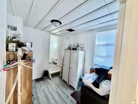 Tiny photo for 407 E 14TH Street, Davenport, IA 52803 (MLS # QC4269524)