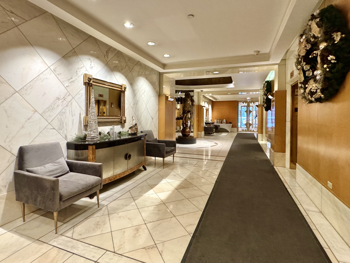 111 E Chestnut Street 17K