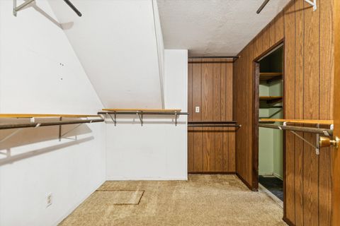 Tiny photo for 405 W Newport Road, Hoffman Estates, IL 60169 (MLS # 12508613)