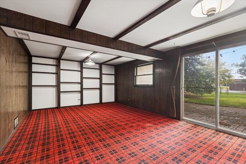 Tiny photo for 405 W Newport Road, Hoffman Estates, IL 60169 (MLS # 12508613)