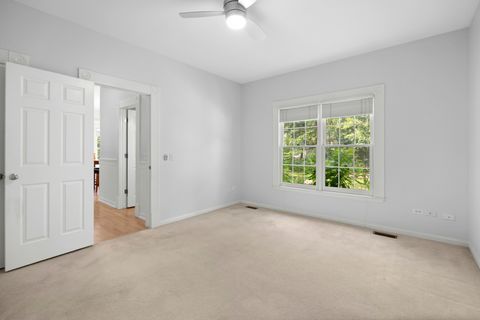 Tiny photo for 662 Waterbury Avenue, Gurnee, IL 60031 (MLS # 12507195)
