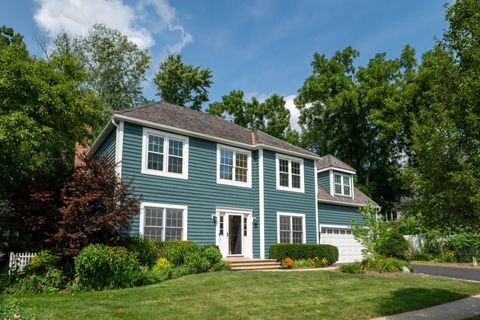 662 Waterbury Avenue Gurnee IL 60031