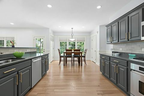 Tiny photo for 662 Waterbury Avenue, Gurnee, IL 60031 (MLS # 12507195)