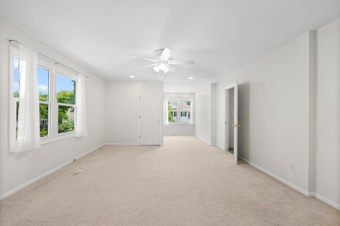 Tiny photo for 662 Waterbury Avenue, Gurnee, IL 60031 (MLS # 12507195)