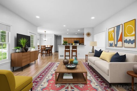 Tiny photo for 662 Waterbury Avenue, Gurnee, IL 60031 (MLS # 12507195)