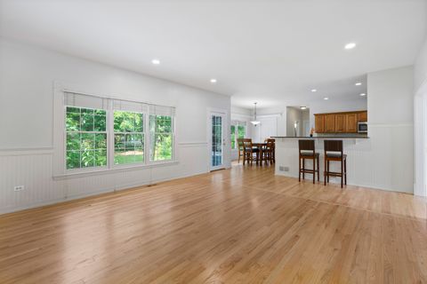 Tiny photo for 662 Waterbury Avenue, Gurnee, IL 60031 (MLS # 12507195)