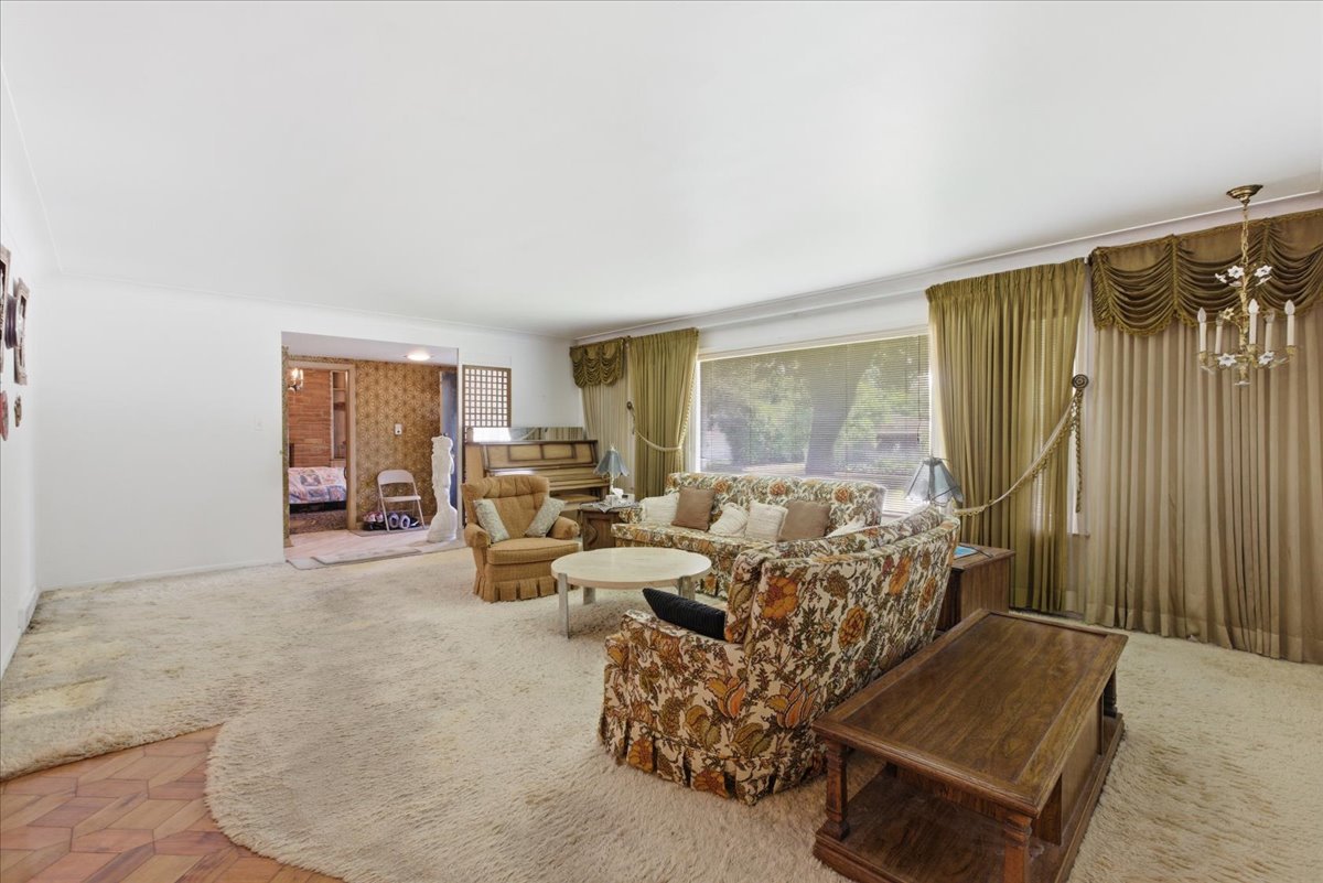 Properties 1 3620 Crain Street