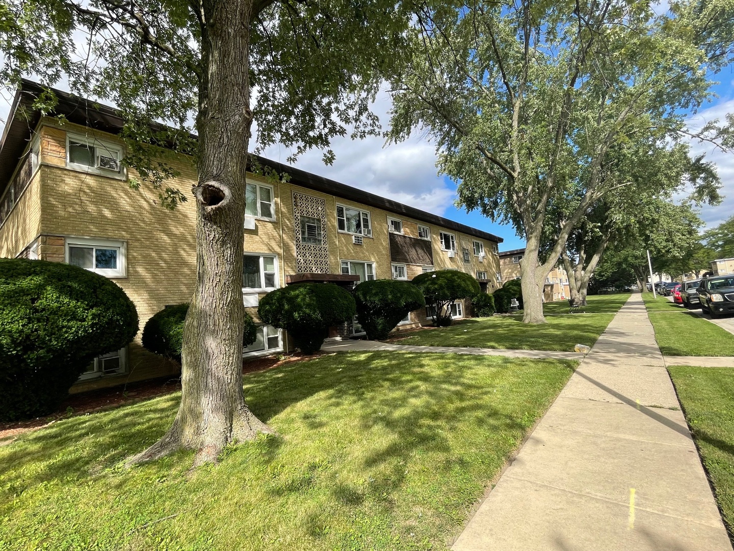 126 W Elizabeth Drive