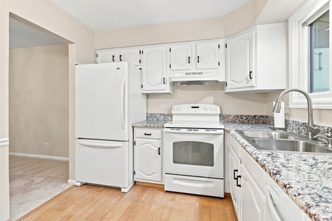 Tiny photo for 1082 Creekside Court #2B, Wheeling, IL 60090 (MLS # 12729358)