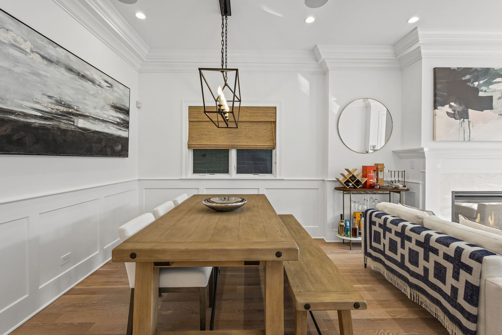 658 W Melrose Street 1