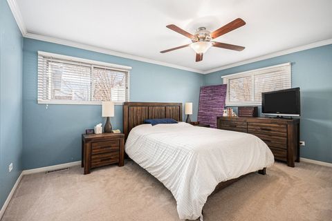 Tiny photo for 97 N Kenilworth Avenue, Glen Ellyn, IL 60137 (MLS # 12588720)