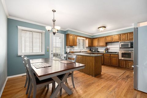 Tiny photo for 97 N Kenilworth Avenue, Glen Ellyn, IL 60137 (MLS # 12588720)