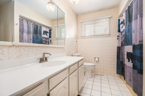 Tiny photo for 97 N Kenilworth Avenue, Glen Ellyn, IL 60137 (MLS # 12588720)