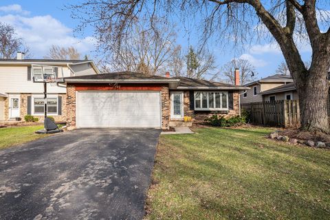 97 N Kenilworth Avenue Glen Ellyn IL 60137
