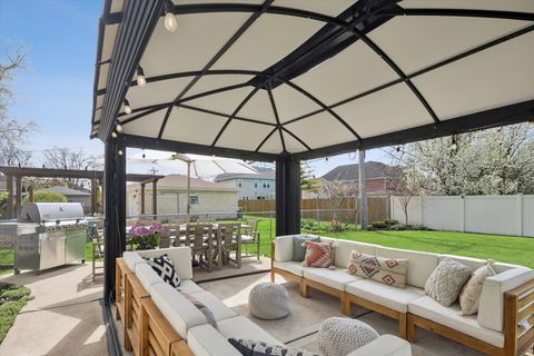 Tiny photo for 650 N West Avenue, Elmhurst, IL 60126 (MLS # 12619866)