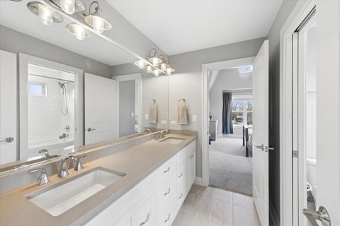 Tiny photo for 650 N West Avenue, Elmhurst, IL 60126 (MLS # 12619866)