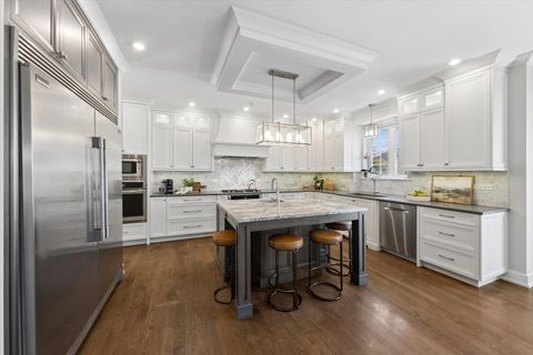 Tiny photo for 650 N West Avenue, Elmhurst, IL 60126 (MLS # 12619866)