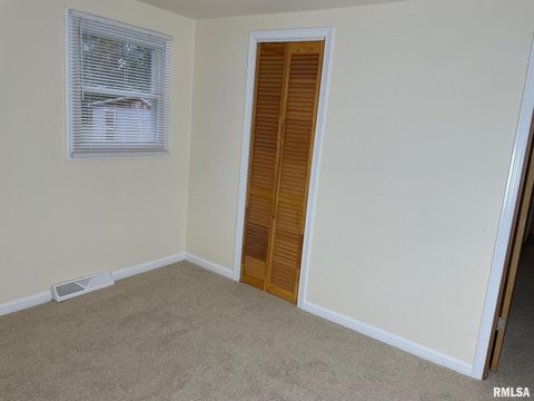 Tiny photo for 687 5TH Street, Omaha, IL 62871 (MLS # EB459902)