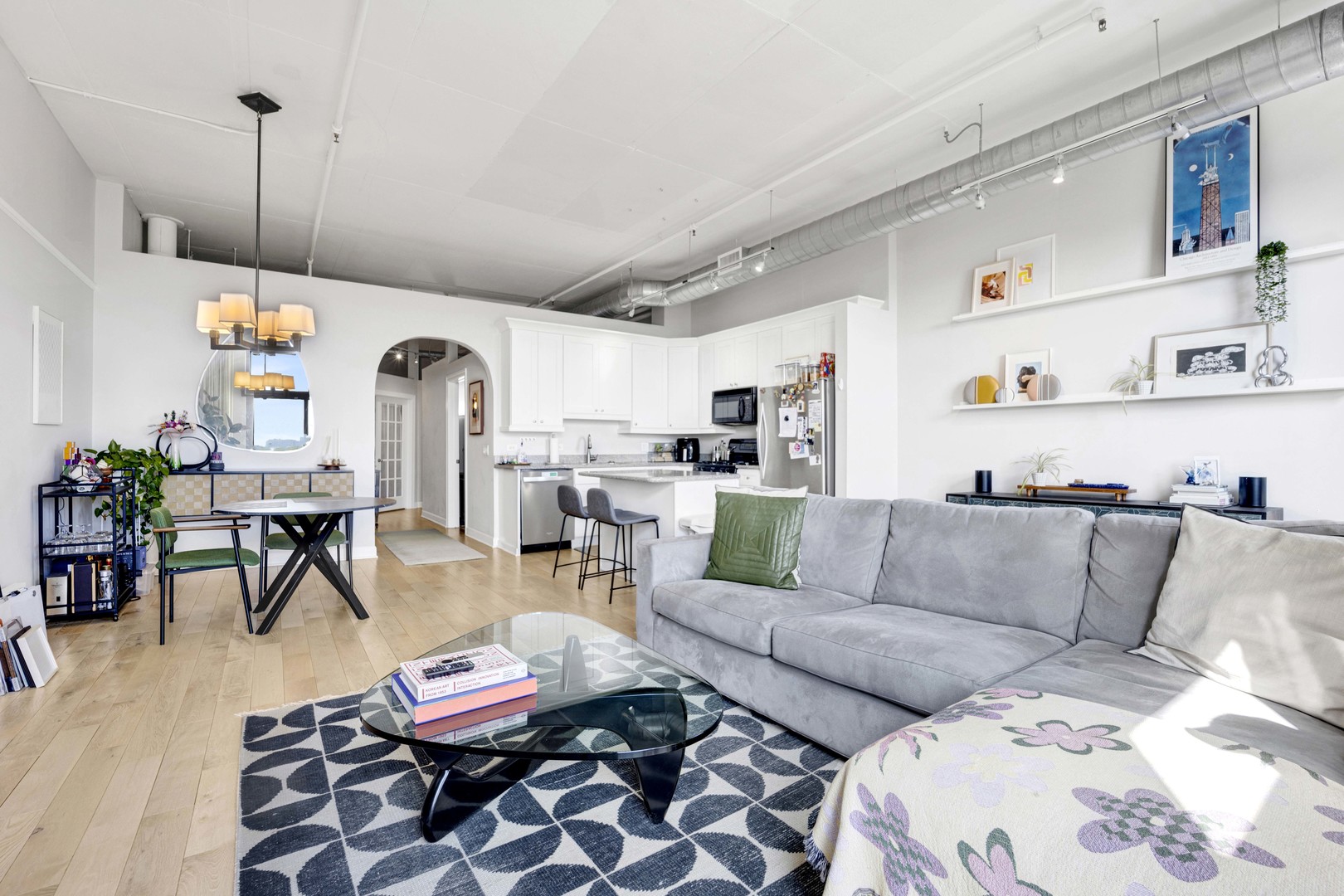 1301 W MADISON Street 618