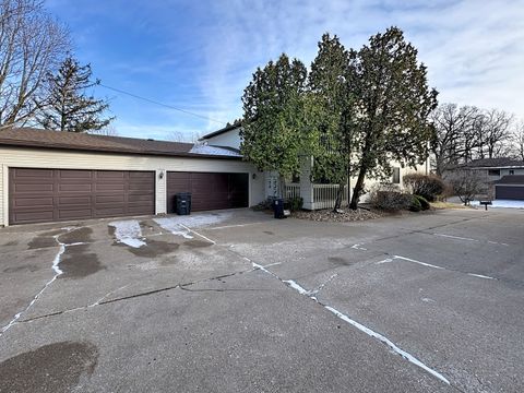 Tiny photo for 5915 36th Avenue Court #14, Moline, IL 51265 (MLS # 12559557)