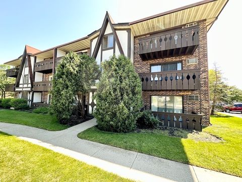 15 Crestview Lane 4 Vernon Hills IL 60061