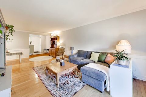 Tiny photo for 181 W Fabish Drive, Buffalo Grove, IL 60089 (MLS # 12589478)