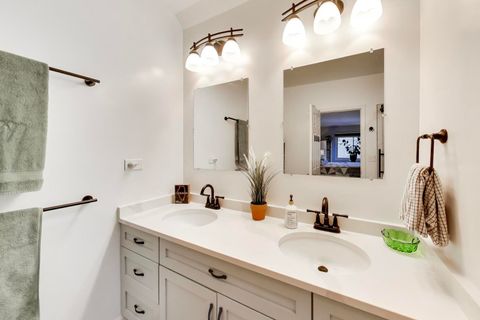 Tiny photo for 181 W Fabish Drive, Buffalo Grove, IL 60089 (MLS # 12589478)