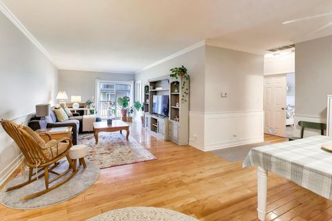 Tiny photo for 181 W Fabish Drive, Buffalo Grove, IL 60089 (MLS # 12589478)