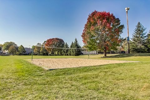 Tiny photo for 181 W Fabish Drive, Buffalo Grove, IL 60089 (MLS # 12589478)