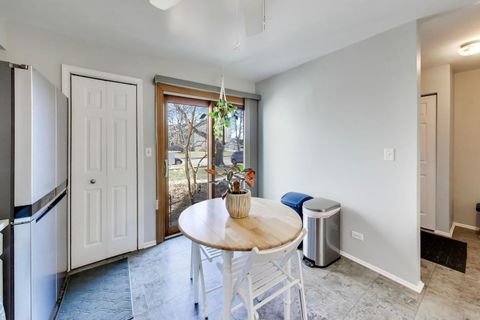 Tiny photo for 181 W Fabish Drive, Buffalo Grove, IL 60089 (MLS # 12589478)