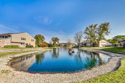 Tiny photo for 181 W Fabish Drive, Buffalo Grove, IL 60089 (MLS # 12589478)