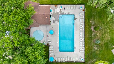 Tiny photo for 181 W Fabish Drive, Buffalo Grove, IL 60089 (MLS # 12589478)