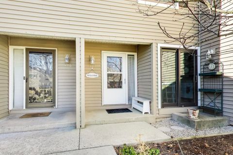 Tiny photo for 181 W Fabish Drive, Buffalo Grove, IL 60089 (MLS # 12589478)
