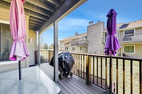 Tiny photo for 181 W Fabish Drive, Buffalo Grove, IL 60089 (MLS # 12589478)