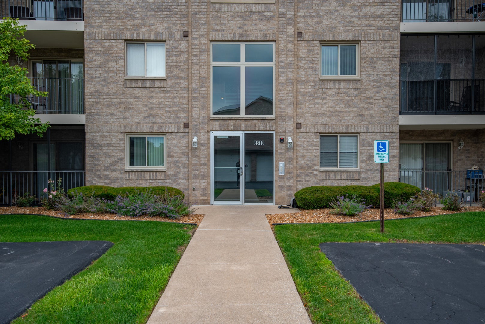 6810 Ridge Point Drive 1A
