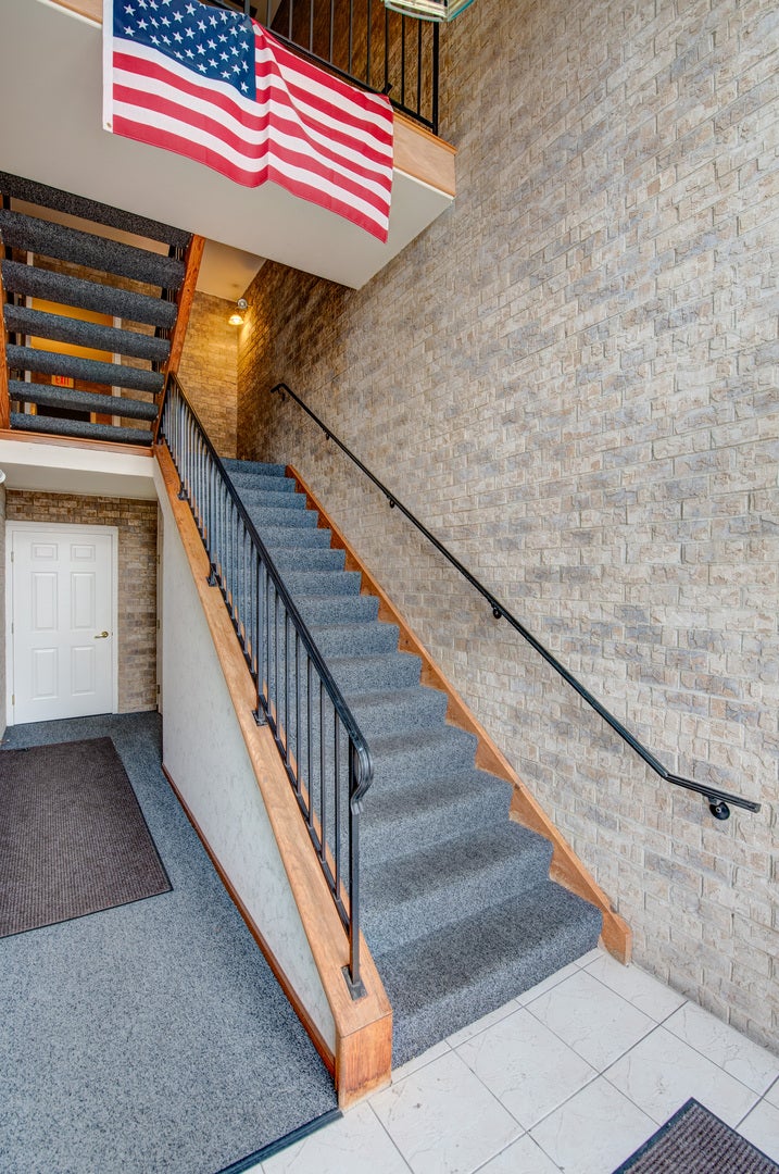 6810 Ridge Point Drive 1A
