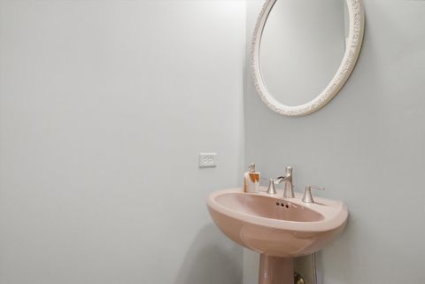 Tiny photo for 10 Lakeside Lane, North Barrington, IL 60010 (MLS # 12531075)