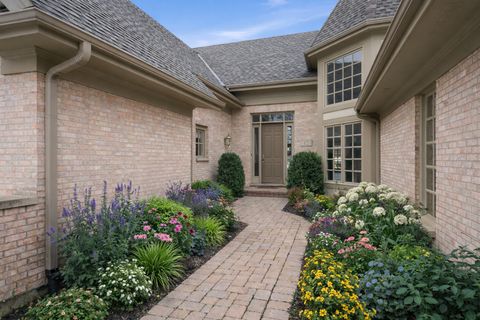 Tiny photo for 10 Lakeside Lane, North Barrington, IL 60010 (MLS # 12531075)